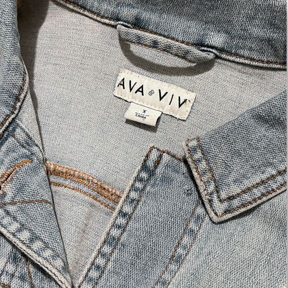 Ava Viv Jean Vest Jacket Womens 1X Button Down Denim Plus Size Distressed - Picture 2 of 5